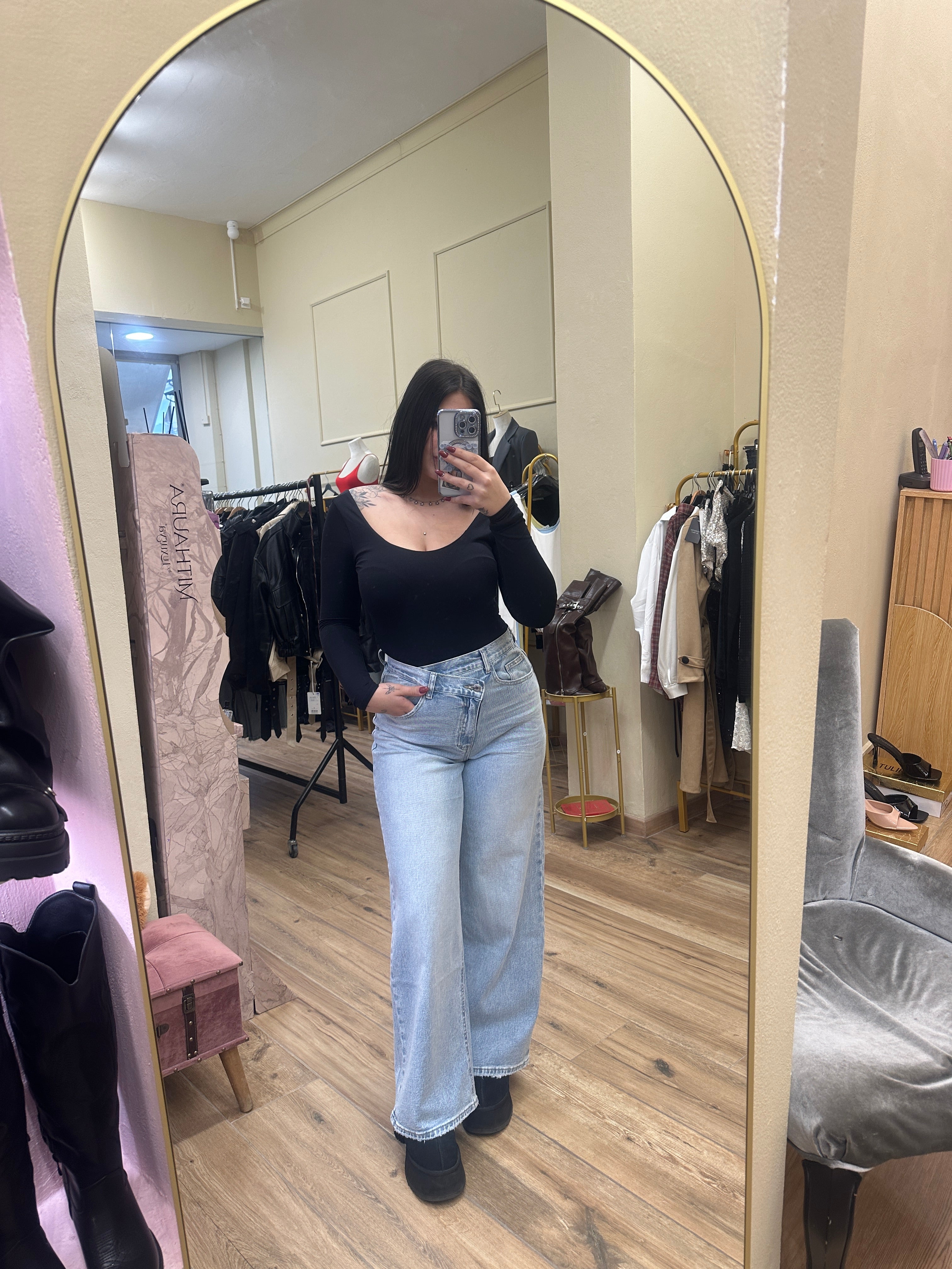 Jeans chiusura diagonale