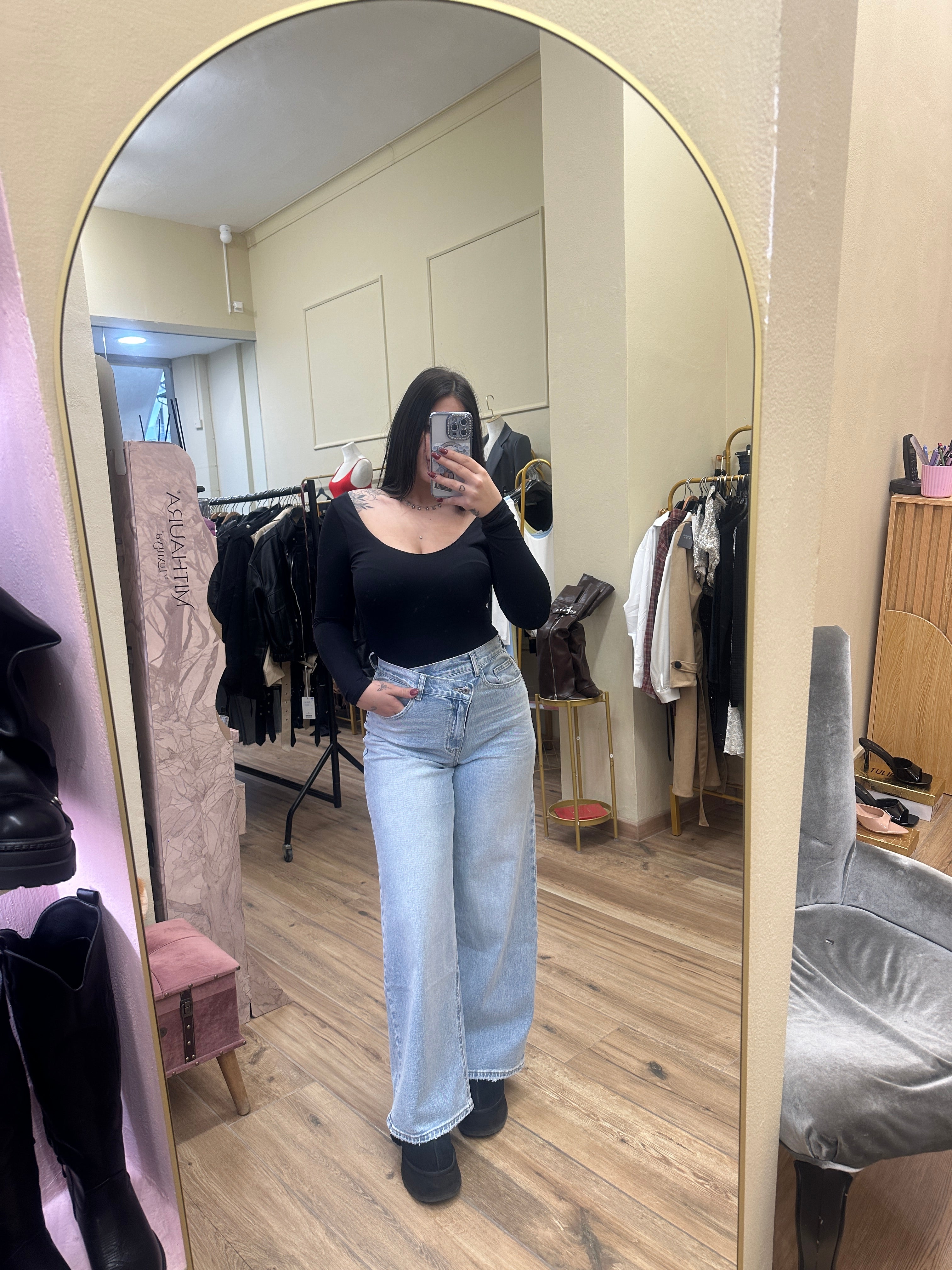 Jeans chiusura diagonale