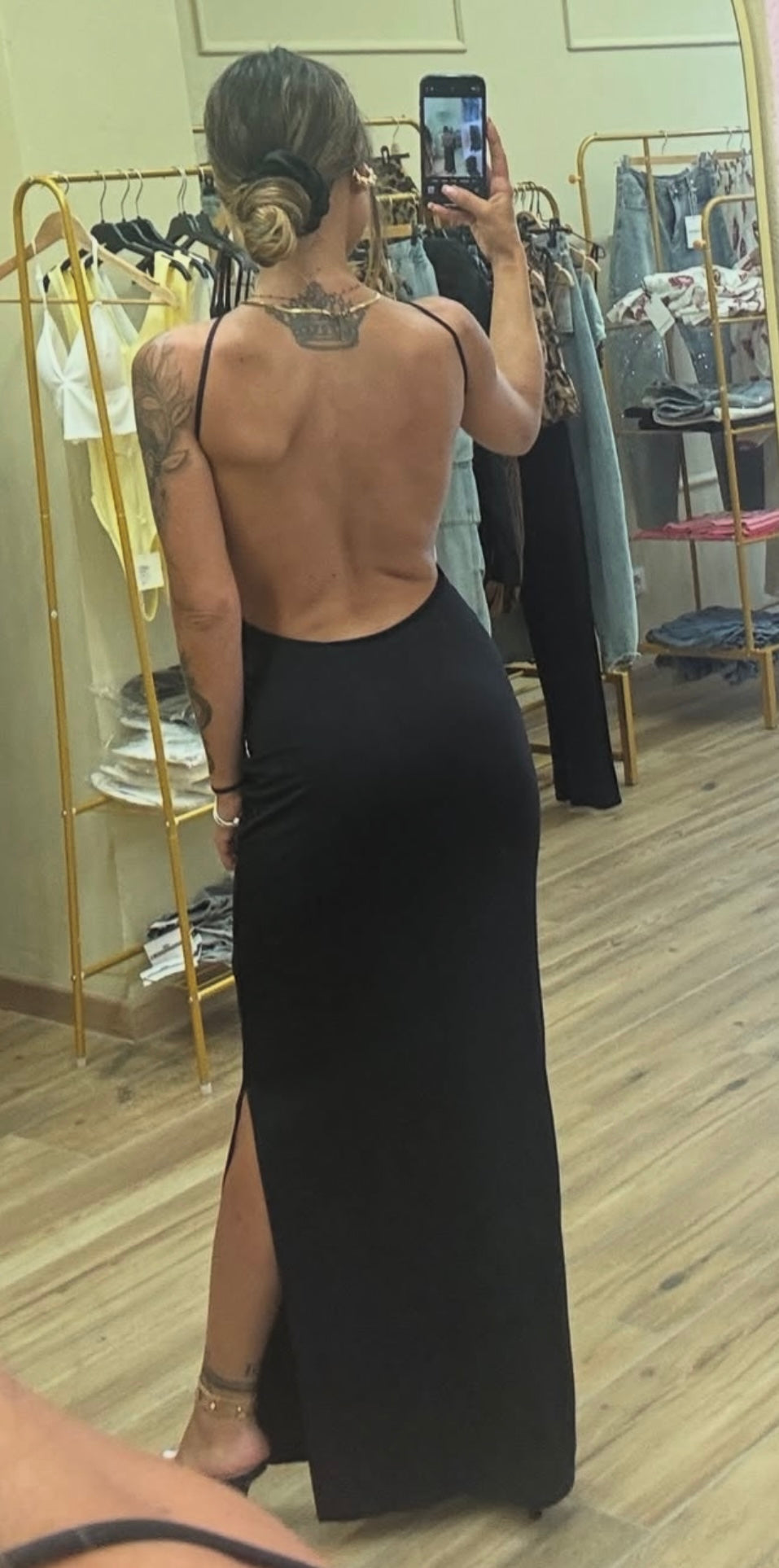 Vestito scollo schiena